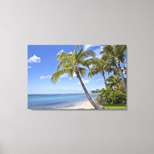 Palmbomen op het strand in Hawaii. Canvas Afdruk (Voorkant)