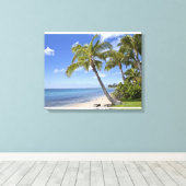 Palmbomen op het strand in Hawaii. Canvas Afdruk (Insitu (Houten vloer))