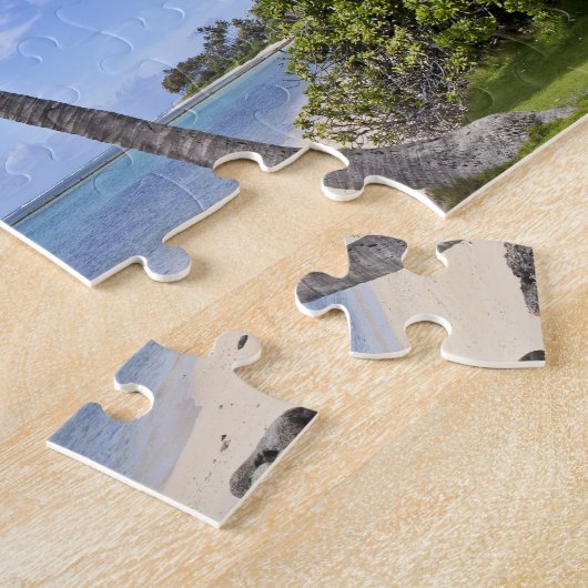 Palmbomen op het strand in Hawaii. Legpuzzel (Zijkant)