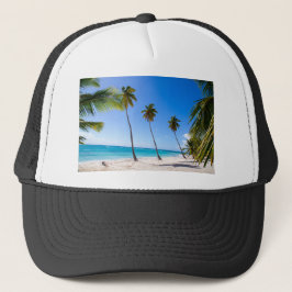 Palmbomen op het strand van Isla Saona Trucker Pet