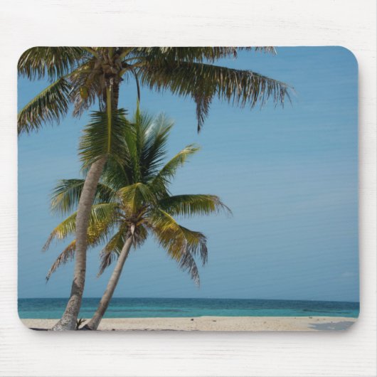 Palmboom en wit zandstrand muismat (Voorkant)