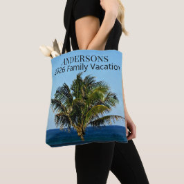 Palmboom & Oceaan Foto | Achternaam + Jaar Tote Bag