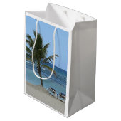 Palmboom op de strand medium cadeauzakje (Achterkant Gekanteld)