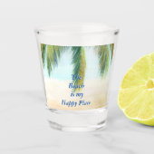 Palmboom op een zonnige dag op het strand shot glas (Voorkant)