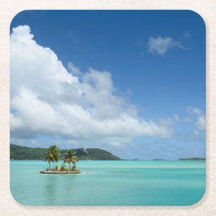 Palmboom op het onderzetter van de baai van Bora B