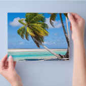 Palmboom op het strand van de oceaan flyer (Hand)