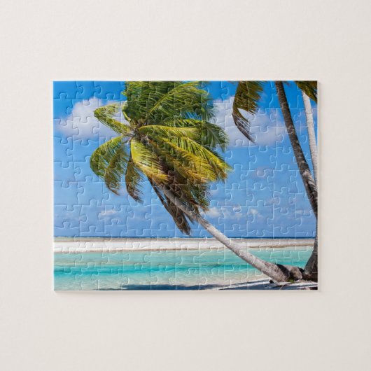 Palmboom op het strand van de oceaan legpuzzel (Horizontaal)