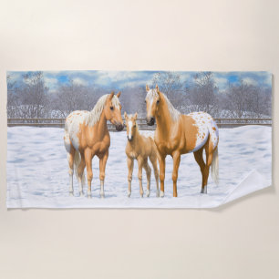 Palomino appaloosa paarden bij sneeuw strandlaken