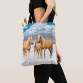 Palomino kwartspaarden in wintersneeuw tote bag (Dichtbij)
