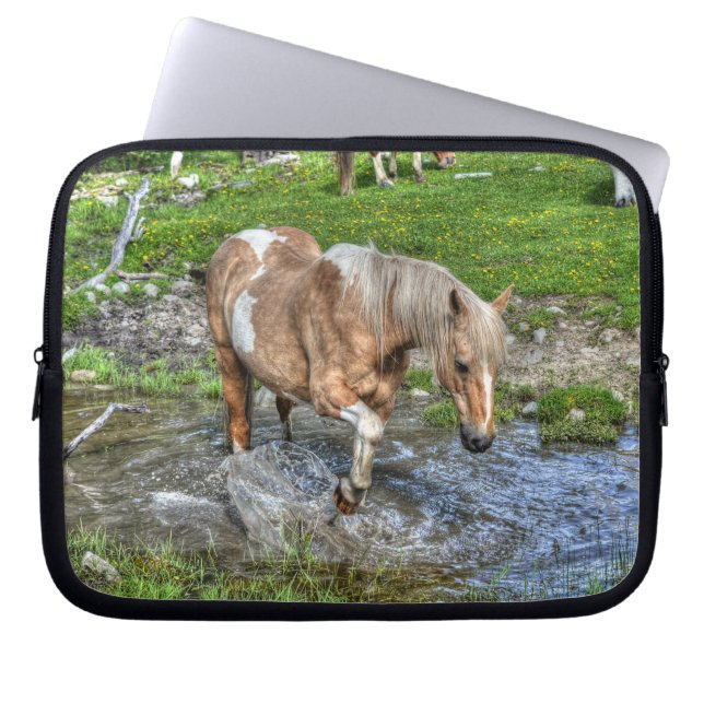 Palomino Paint Horse and Forest Pond 2 Laptop Sleeve (Voorkant)