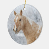 Palominopaard in de sneeuw keramisch ornament (Links)