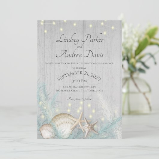 Pampas gras en zeesterren rustieke strand uitnodig kaart (Staand voorkant)