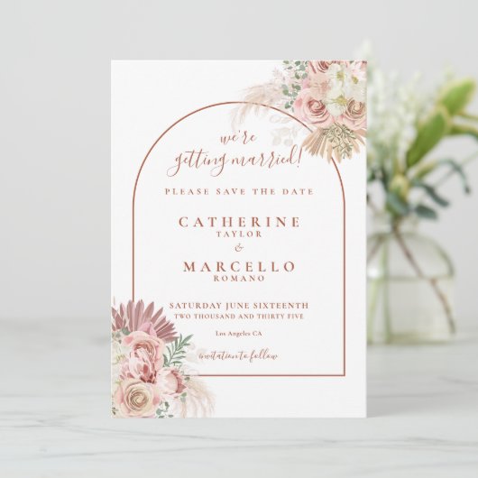 Pampas Gras Terracotta Boog Boho Bruiloft Save The Date (Staand voorkant)