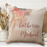 Pampas Grass Dried Floral Terracotta Boho Wedding Kussen<br><div class="desc">Pampas gras boho bruiloft design in terracotta kleur zijn een populaire trend in bruiloften dit jaar. Deze prachtige en unieke stijl bevat rijke tinten, natuurlijke texturen en bohemen elementen. Het gebruik van terracotta als overheersende kleur zorgt voor warmte en rijkdom in het algemene uiterlijk, terwijl de boho-elementen zoals pampasgras en...</div>