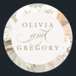 Pampas Grass en White Flowers Boho Wedding Ronde Sticker<br><div class="desc">Pampas gras floral boho bruiloft stickers</div>