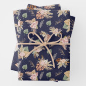 Pampas Grass & Flowers op Navy Blue Inpakpapier Vel (In situ)