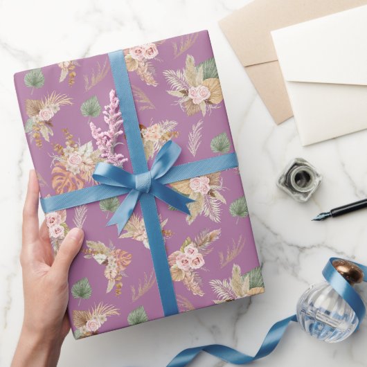 Pampas Grass & Flowers op Paarse Cadeaupapier (Geschenken)