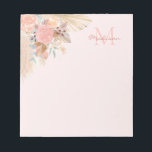 Pampas Grass Roos Gold Florals Naam Monogram Notitieblok<br><div class="desc">Dit stijlvolle notitieblok is versierd met waterverf papegaaien,  eucalyptus,  bloemen en gedroogde bladeren op een roze achtergrond. Eenvoudig aan te passen. Omdat wij ons kunstwerk creëer,  zult u dit nauwkeurige afbeelding niet vinden van andere ontwerpers. Oorspronkelijke Waterverf © Michele Davies.</div>