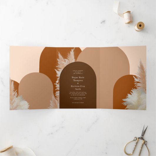 Pampass gras en Arches Wedding Design Dark Drieluik Wenskaart (Binnen)