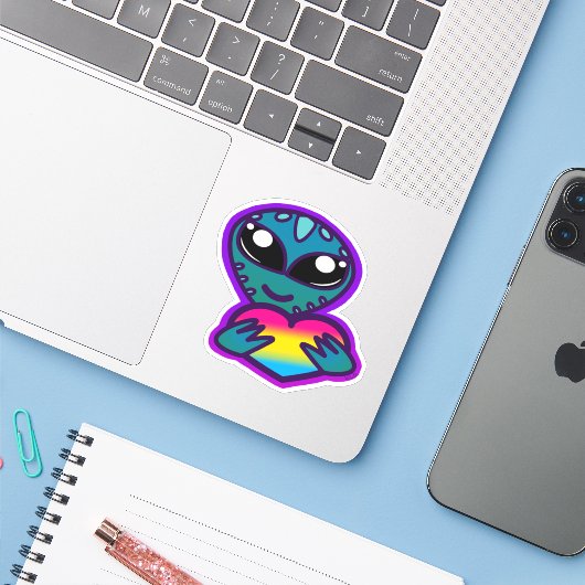 Pan Pride Alien Sticker (Laptop met iPhone)