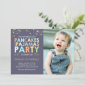 Pancake en Pajamas verjaardagsuitnodiging Blue Kaart (Staand voorkant)