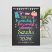 Pancakes en Pajamas Birthday Chalkboard Invite Kaart (Staand voorkant)