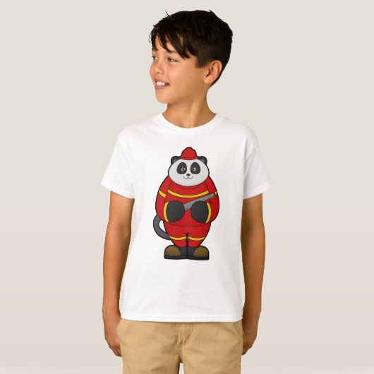 Panda als brandweerman met slang t-shirt (Voorkant volledig)