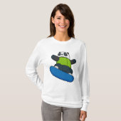 Panda als Snowboarder met Snowboard T-shirt (Voorkant volledig)
