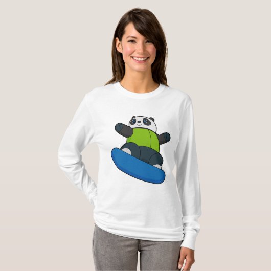 Panda als Snowboarder met Snowboard T-shirt (Voorkant volledig)
