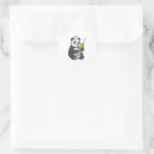 Panda als verpleegster met spuit ronde sticker (Tas)