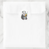 Panda als verpleegster met spuit ronde sticker (Tas)