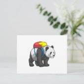 Panda als wandelaar met rugzak briefkaart (Staand voorkant)