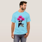 Panda-Beer en roze zinnia-bloemen T-shirt (Voorkant volledig)
