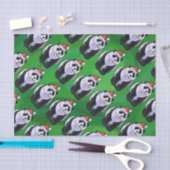 Panda-Beer in Santa Hat op groen Tissuepapier (Craft)