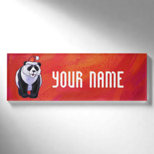 Panda-Beer in Santa Hat op rood Naambadge