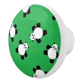 Panda beer leggen op gras keramische knop