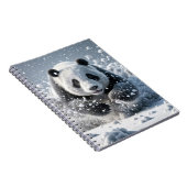 Panda Beer loopt in de sneeuw Notitieboek (Rechterzijde)