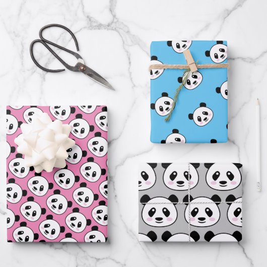 Panda-beer met een omhulling van papierbladen inpakpapier vel (Voorkant)
