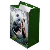 Panda Beer poten in hartvorm Medium Cadeauzakje (Voorkant Gekanteld)