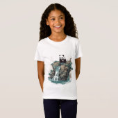 Panda bij de waterval t-shirt (Voorkant volledig)