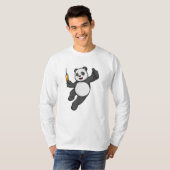 Panda bij vaccinatie met spuit t-shirt (Voorkant volledig)