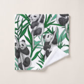 Panda cubs on bad handdoek (Wasdoekje)