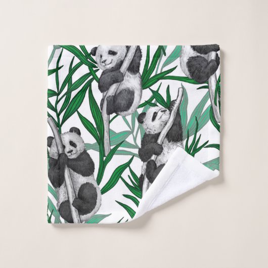 Panda cubs on bad handdoek (Wasdoekje)