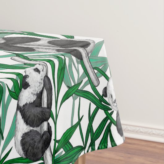 Panda cubs op tafelkleed (Voorbeeld)