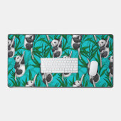 Panda cubs over turkooizen bureaumat (Keyboard & Muis)