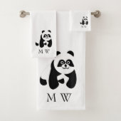 Panda Design Monogrammed Bad Handdoek (Insitu)