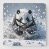 Panda die in de sneeuw rent vierkante klok (Voorkant)