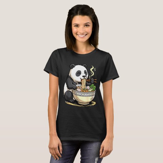 Panda Eating Funny Ramen Noodles  T-shirt (Voorkant volledig)