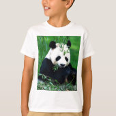 Panda Eating Leaves T-shirt (Voorkant)
