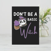 Panda Halloween Witch Witches zijn geen basis Feestdagenkaart (Staand voorkant)